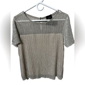 W5 women’s blouse, NWT, shimmery cream color, size M.